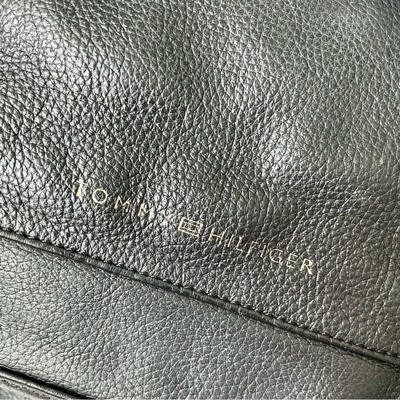 TOMMY HILFIGER women’s leather backpack - Picture 4 of 10